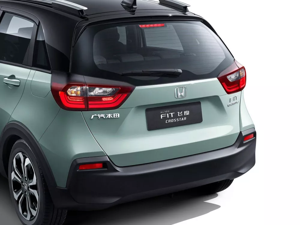 Автомобиль Honda Fit IV Рестайлинг Хэтчбек (5 дверей) Crosstar