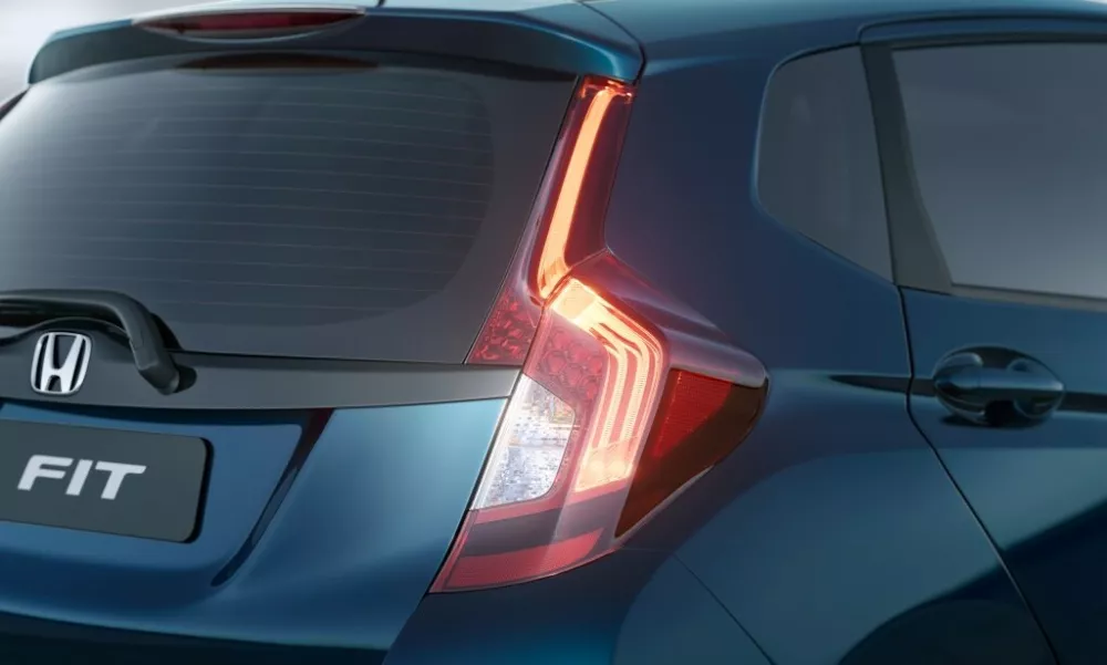 Автомобиль Honda Fit III Рестайлинг Хэтчбек (5 дверей)