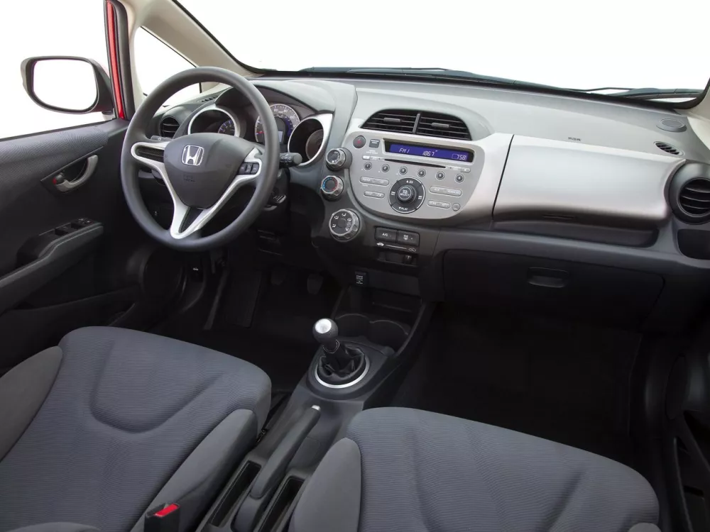 Автомобиль Honda Fit II Хэтчбек (5 дверей)