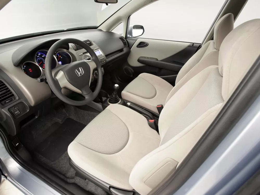 Автомобиль Honda Fit I Хэтчбек (5 дверей)