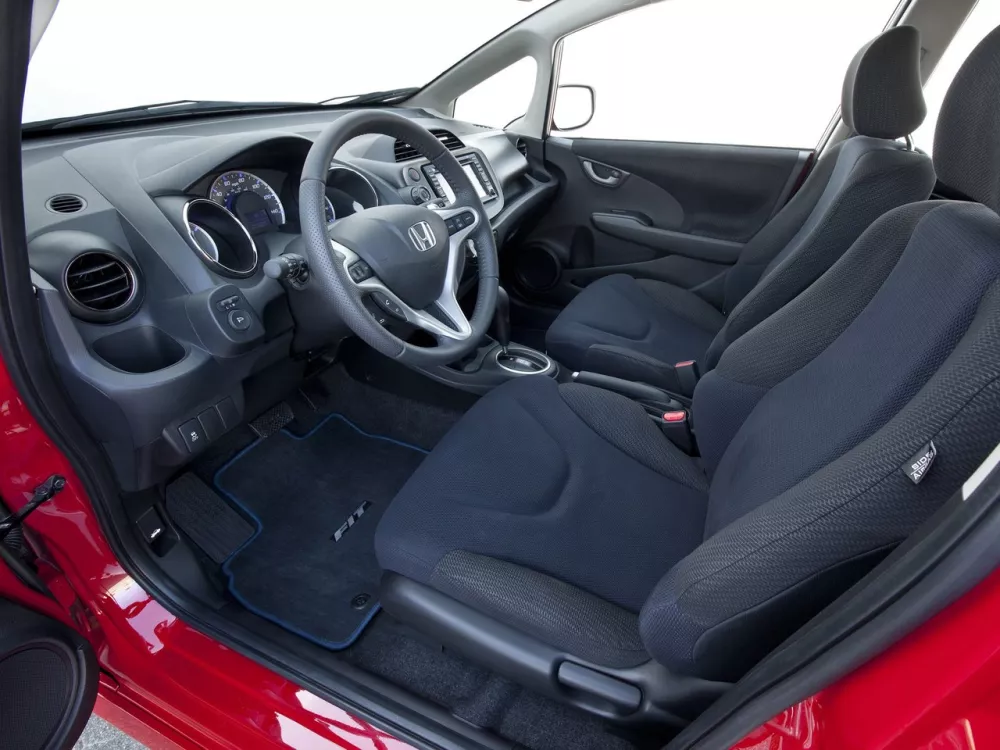 Автомобиль Honda Fit II Хэтчбек (5 дверей)
