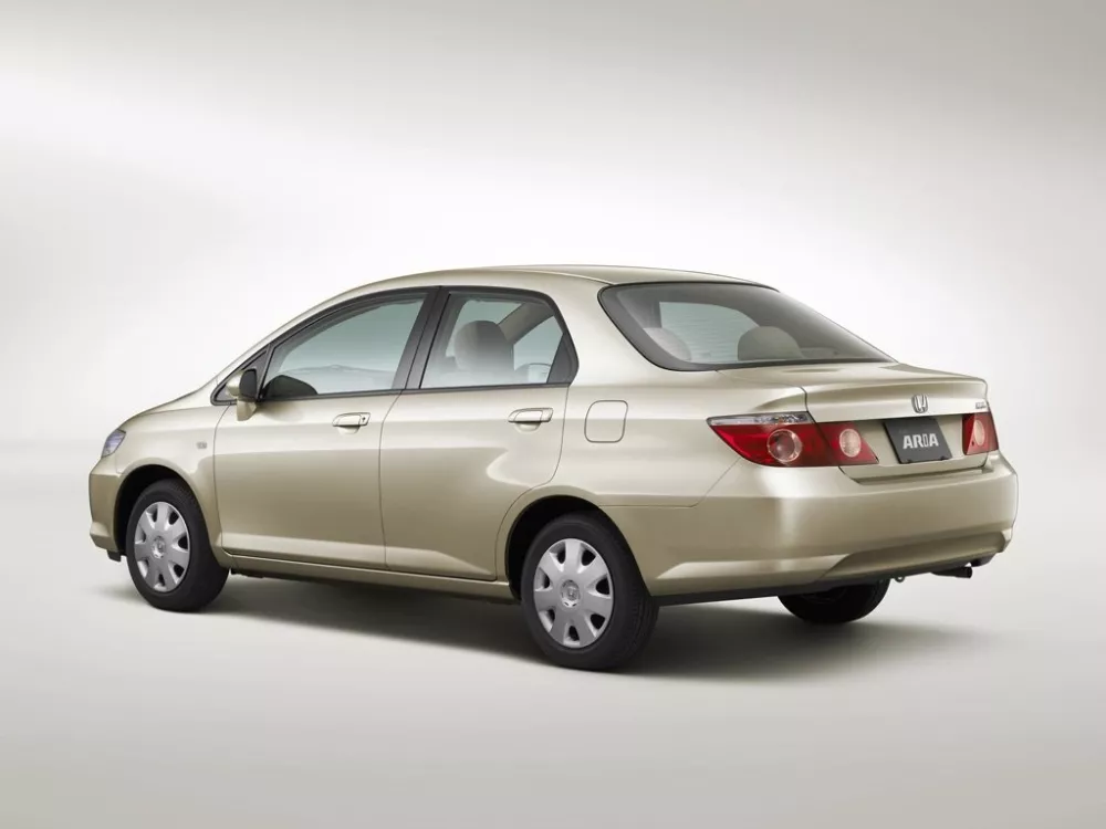 Автомобиль Honda Fit Aria Седан