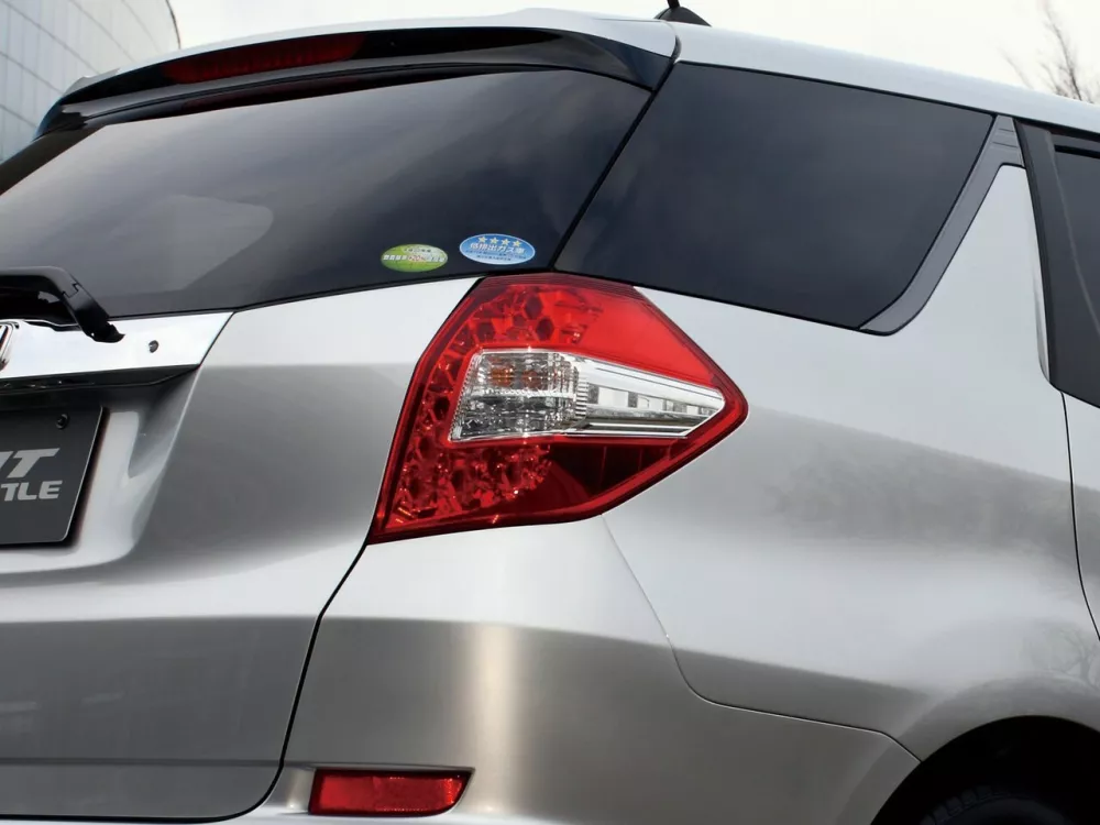 Автомобиль Honda Fit Shuttle I Универсал (5 дверей)