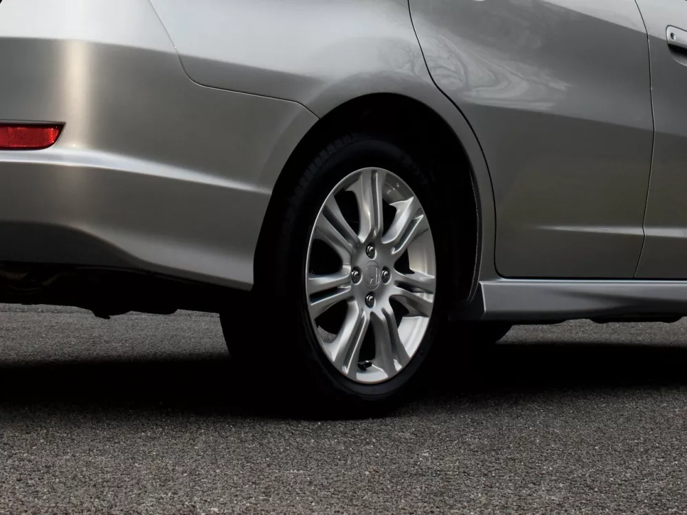 Автомобиль Honda Fit Shuttle I Универсал (5 дверей)