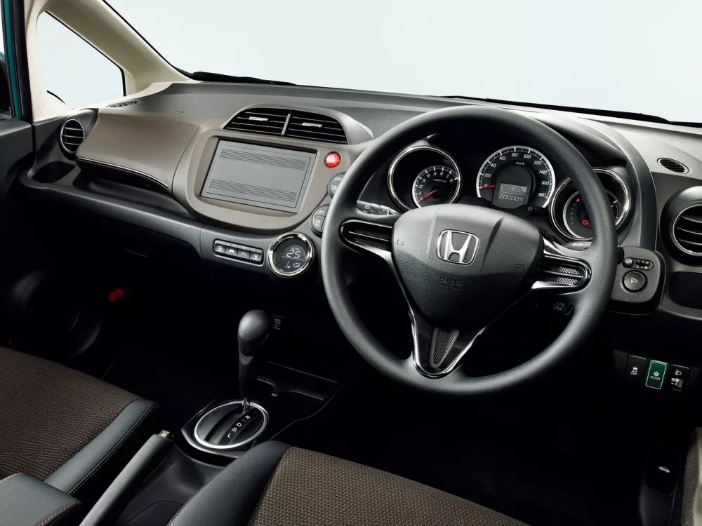 Автомобиль Honda Fit Shuttle I Универсал (5 дверей)