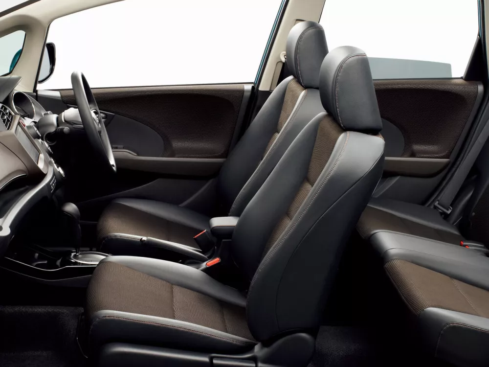 Автомобиль Honda Fit Shuttle I Универсал (5 дверей)