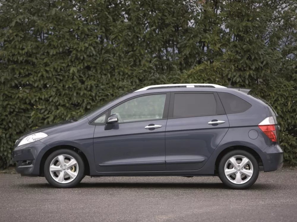 Автомобиль Honda FR-V Компактвэн