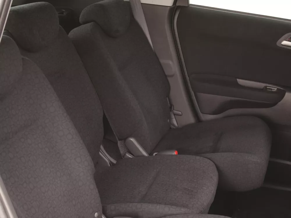 Автомобиль Honda FR-V Компактвэн