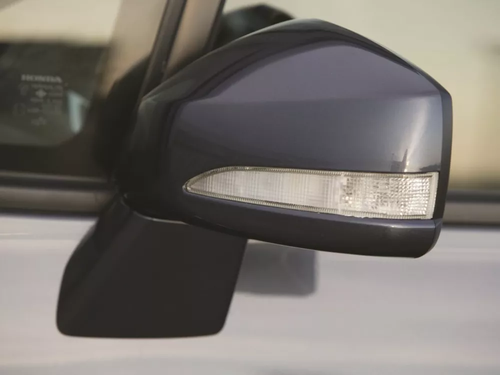Автомобиль Honda FR-V Компактвэн