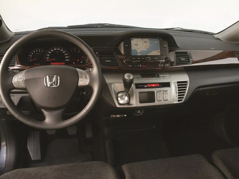 Автомобиль Honda FR-V Компактвэн