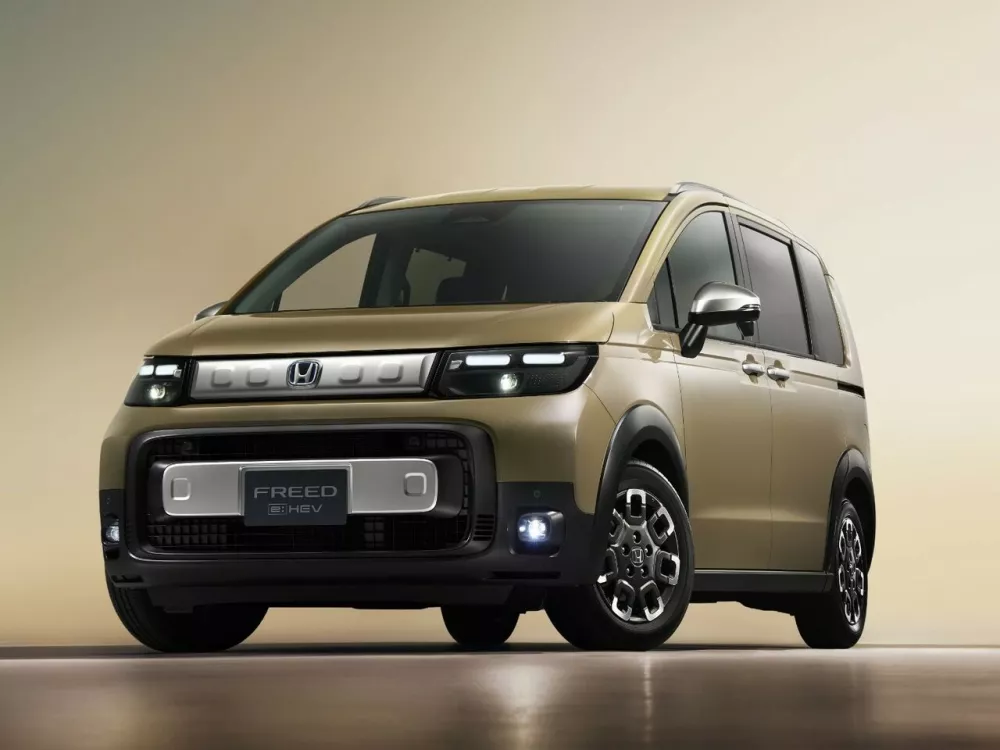 Автомобиль Honda Freed III Компактвэн Crosstar