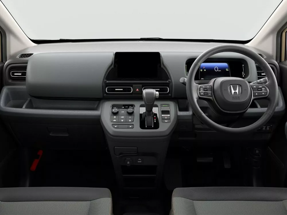 Автомобиль Honda Freed III Компактвэн Crosstar