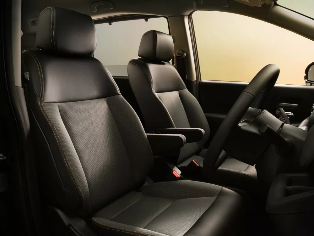 Автомобиль Honda Freed III Компактвэн Crosstar