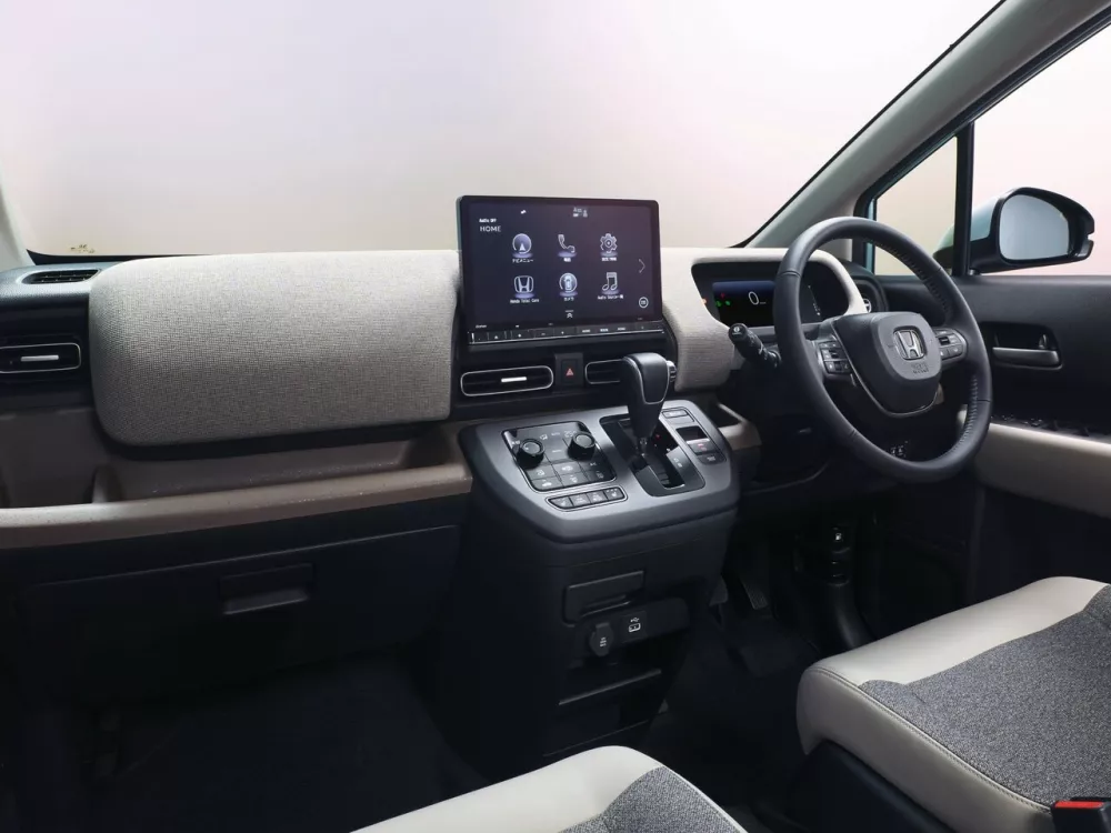 Автомобиль Honda Freed III Компактвэн Air