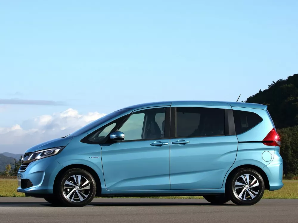 Автомобиль Honda Freed II Компактвэн