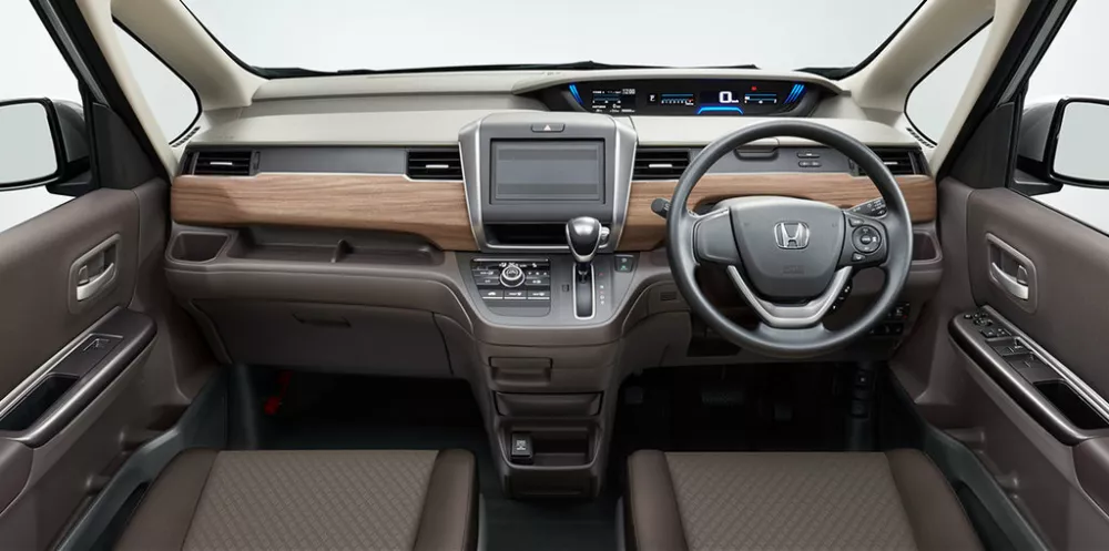 Автомобиль Honda Freed II Рестайлинг Компактвэн Freed+