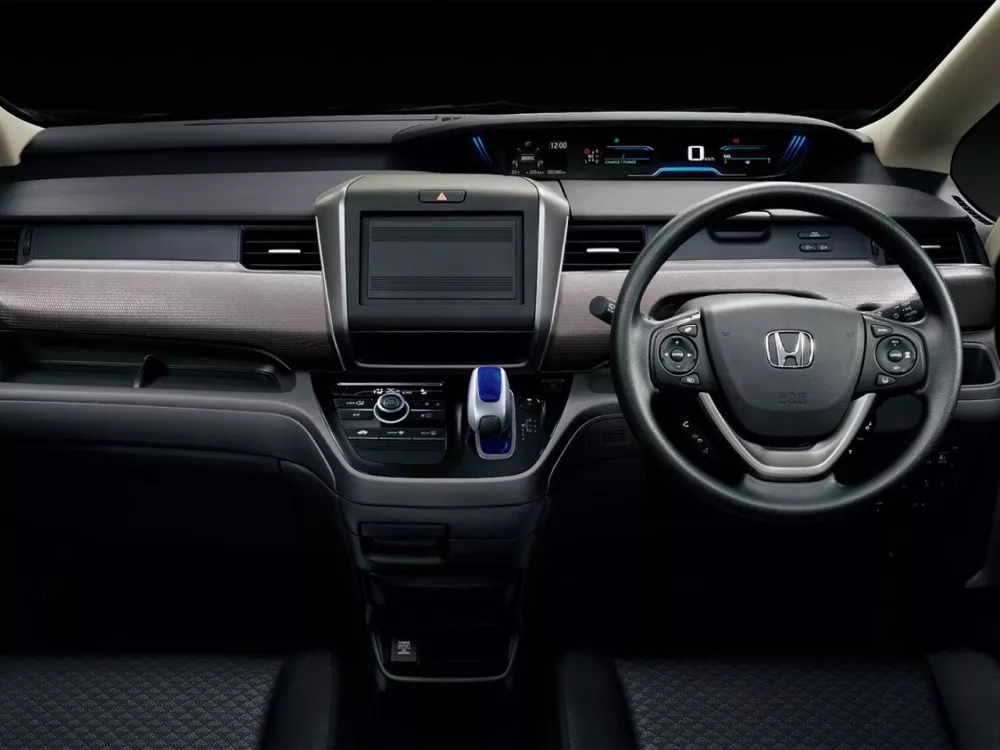 Автомобиль Honda Freed II Компактвэн Freed+