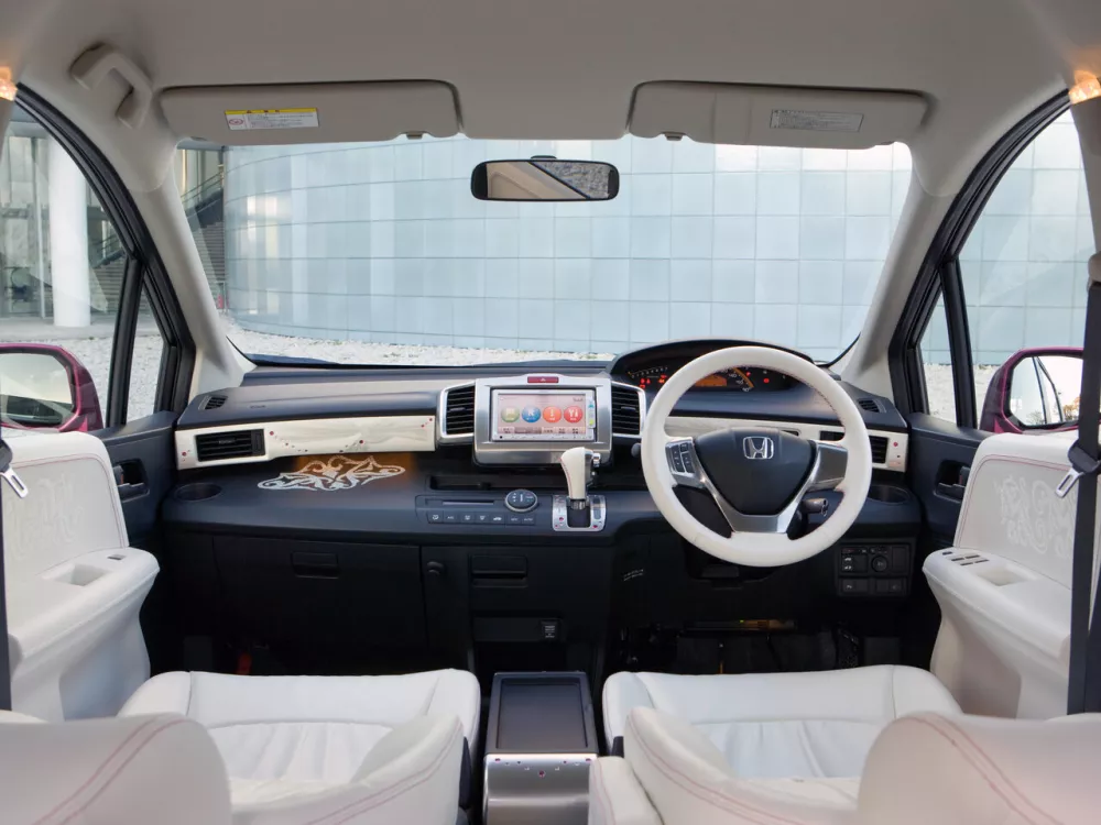 Автомобиль Honda Freed I Рестайлинг Компактвэн
