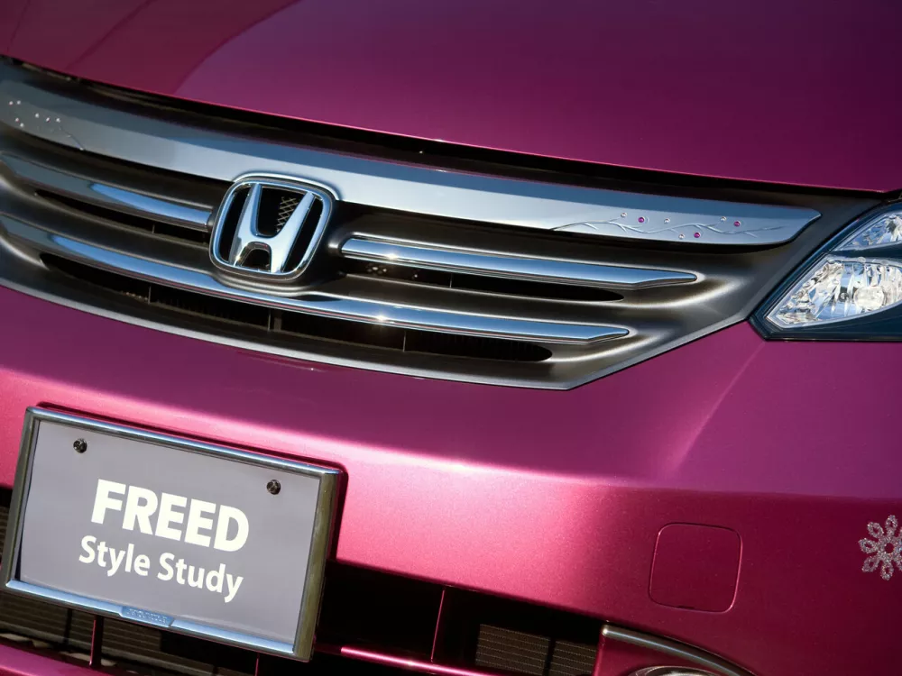 Автомобиль Honda Freed I Рестайлинг Компактвэн
