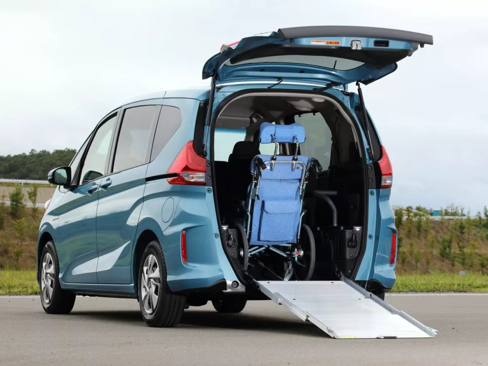 Автомобиль Honda Freed II Компактвэн Freed+