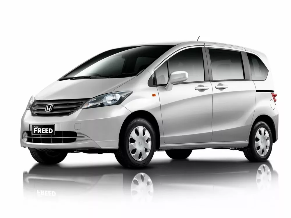 Автомобиль Honda Freed I Компактвэн