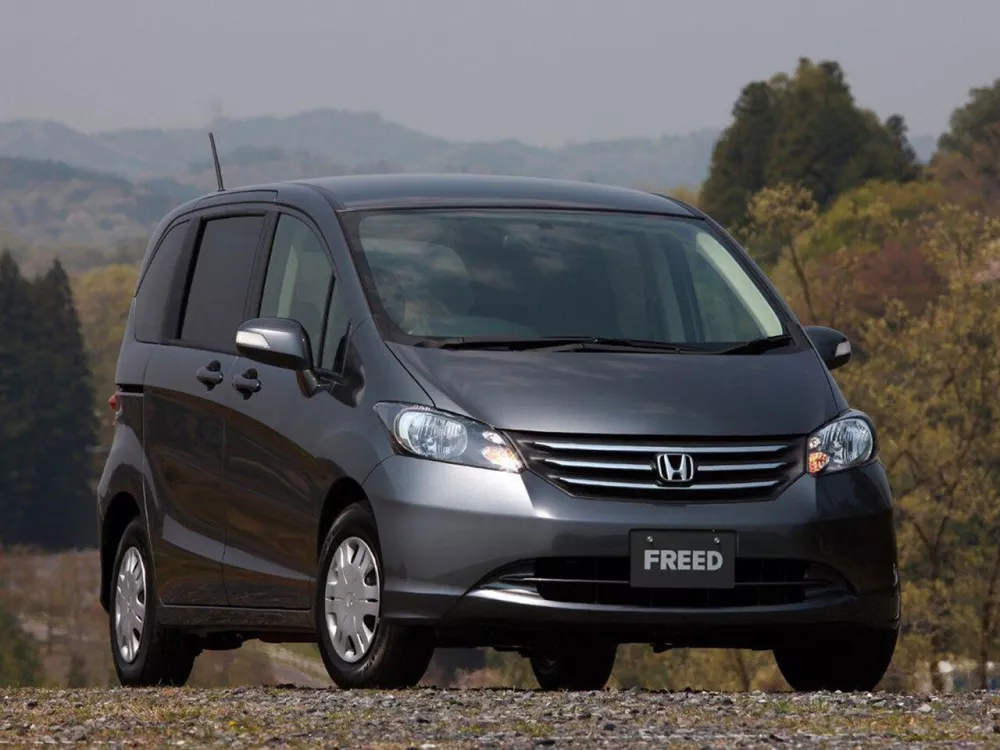 Автомобиль Honda Freed I Компактвэн