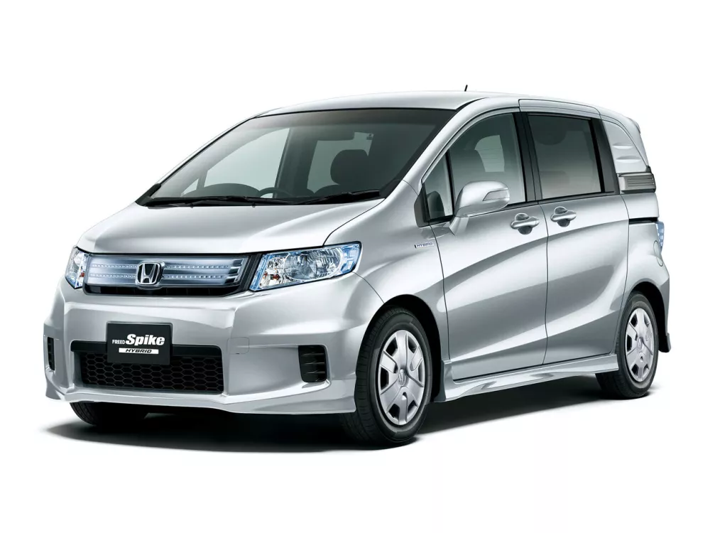 Автомобиль Honda Freed I Рестайлинг Компактвэн Spike