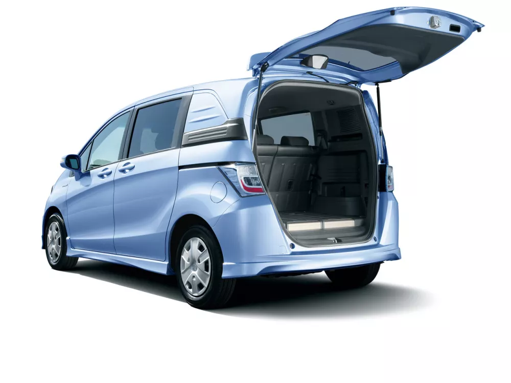 Автомобиль Honda Freed I Рестайлинг Компактвэн Spike