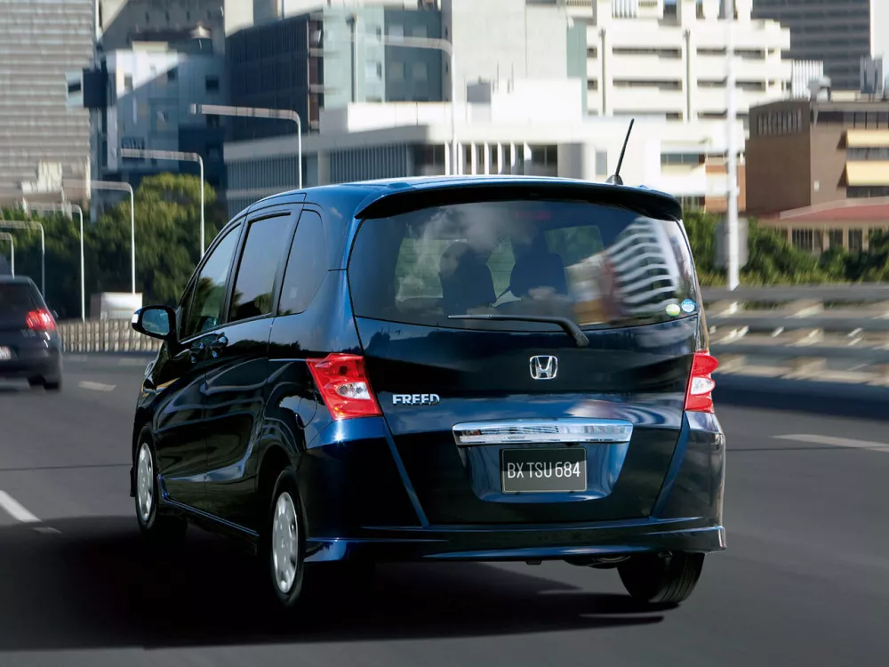 Автомобиль Honda Freed I Компактвэн