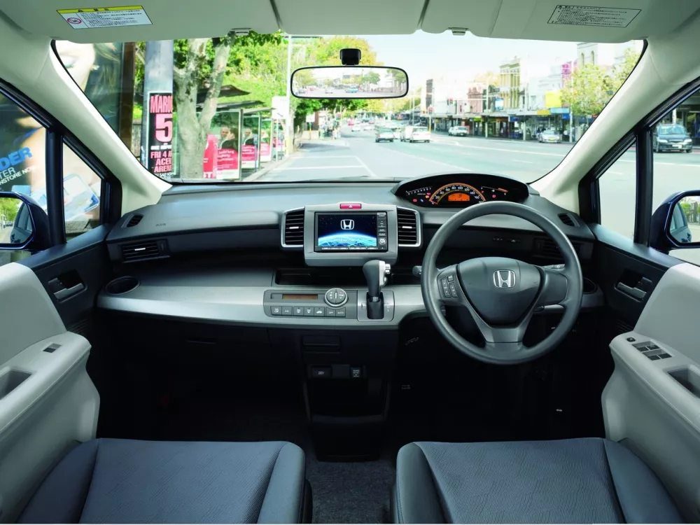 Автомобиль Honda Freed I Компактвэн