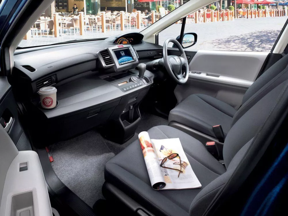 Автомобиль Honda Freed I Компактвэн