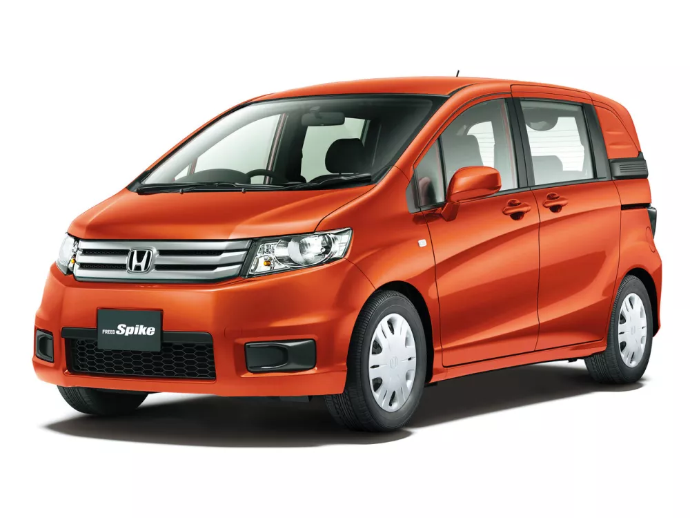 Автомобиль Honda Freed I Компактвэн Spike