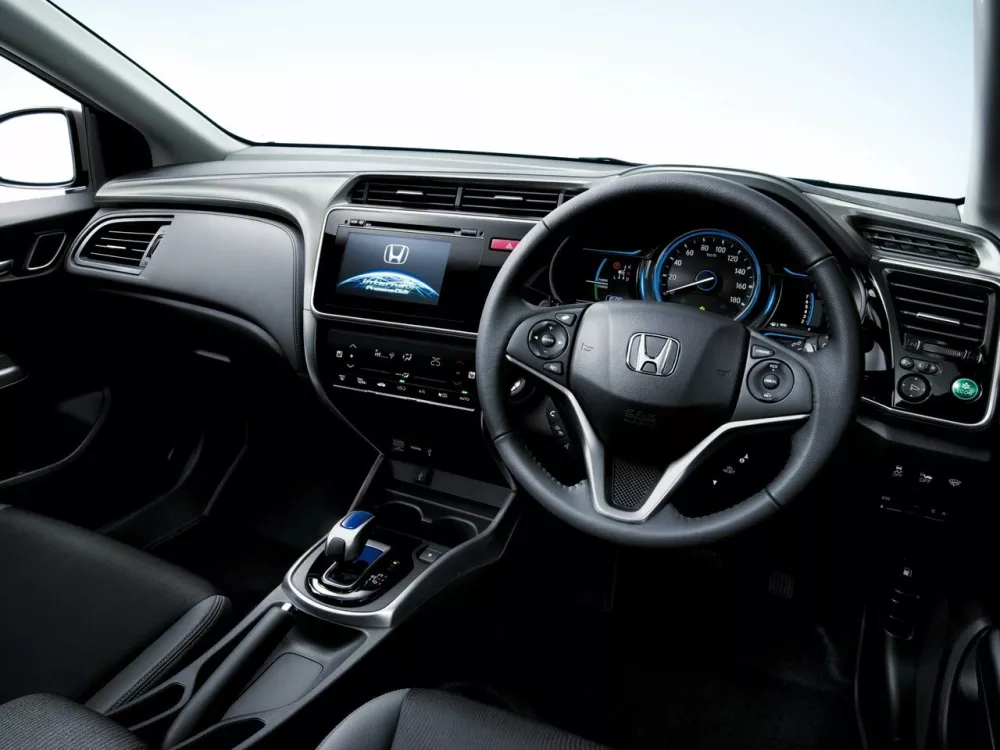 Автомобиль Honda Grace I Рестайлинг Седан
