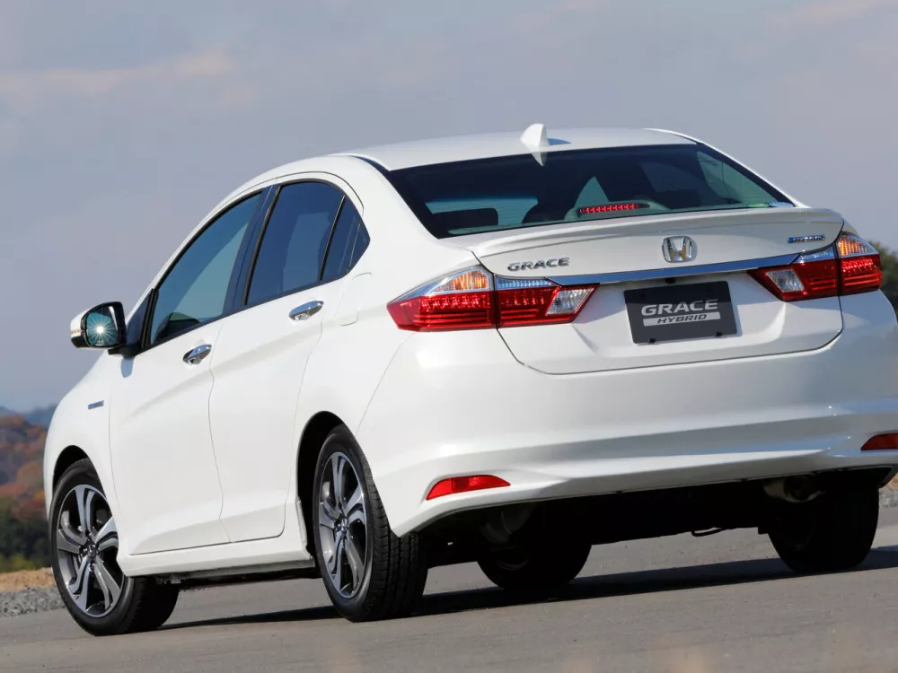 Автомобиль Honda Grace I Седан