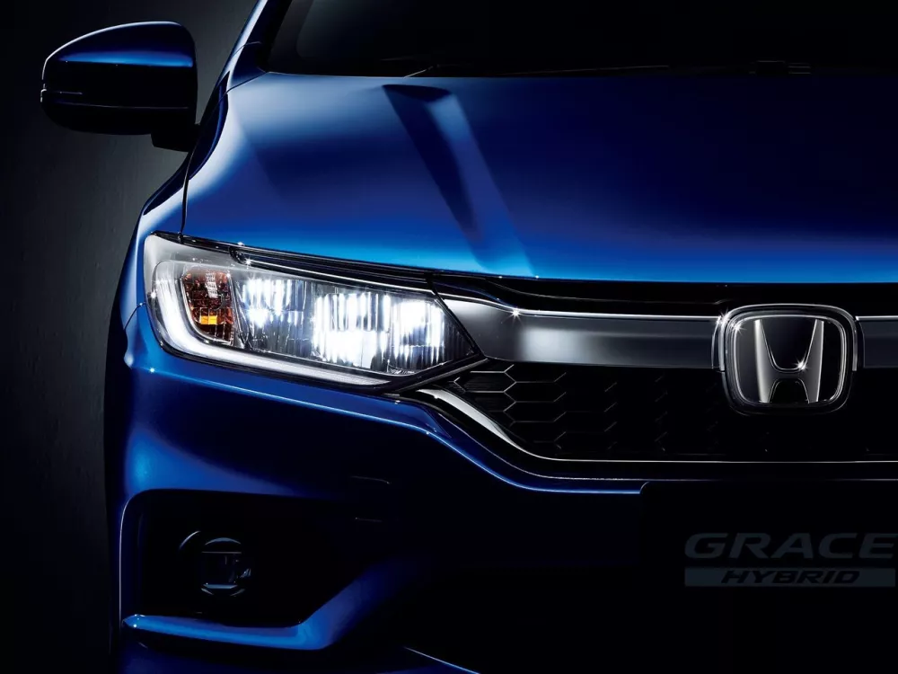 Автомобиль Honda Grace I Рестайлинг Седан