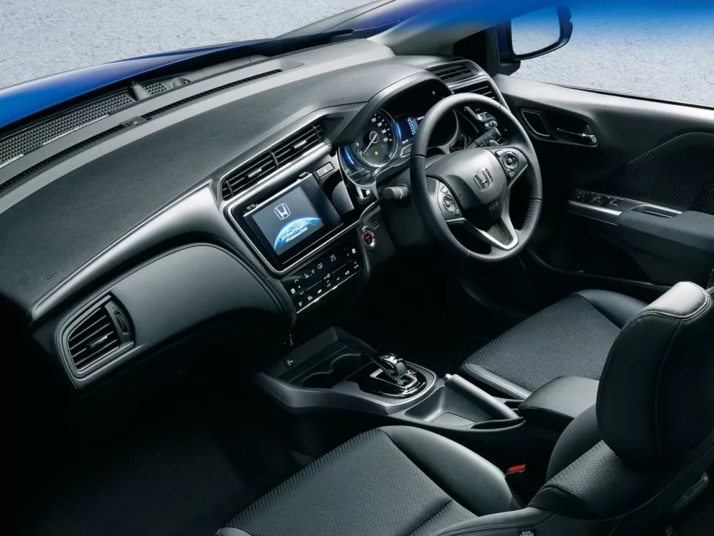Автомобиль Honda Grace I Рестайлинг Седан