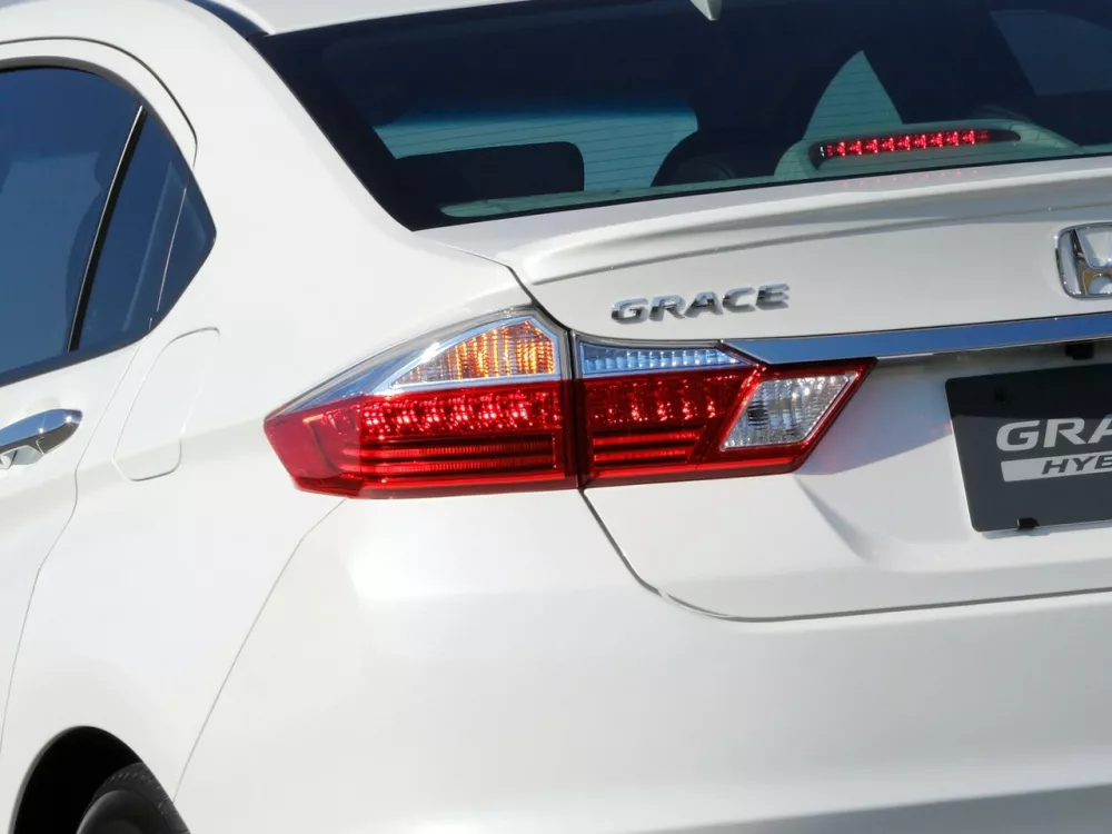 Автомобиль Honda Grace I Седан