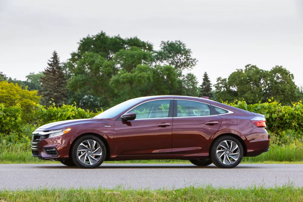 Автомобиль Honda Insight III Седан