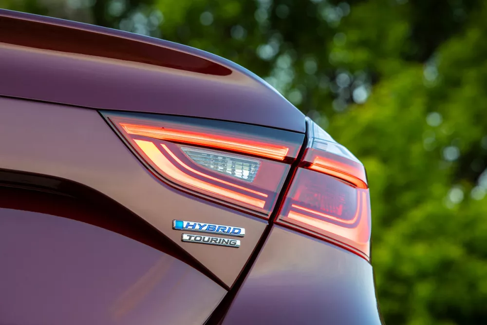 Автомобиль Honda Insight III Седан
