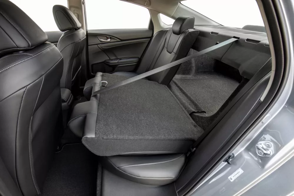 Автомобиль Honda Insight III Седан