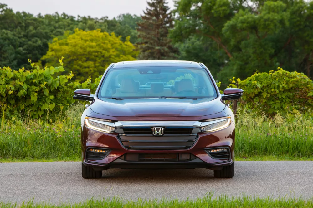 Автомобиль Honda Insight III Седан