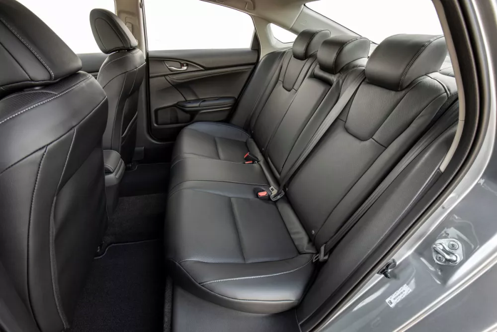 Автомобиль Honda Insight III Седан