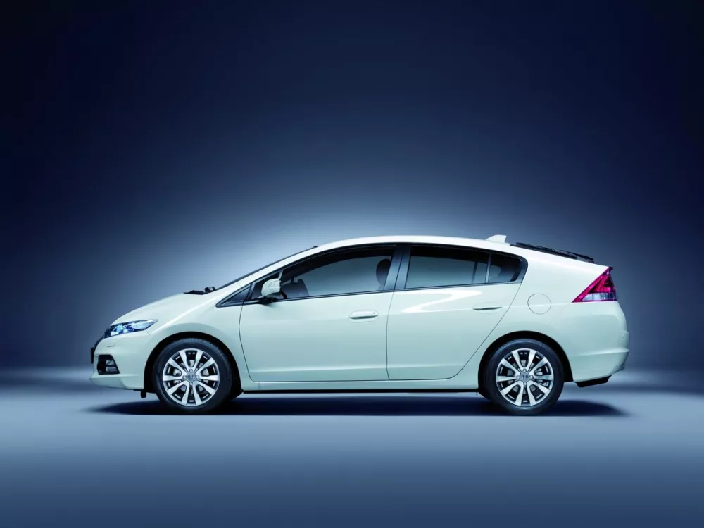 Автомобиль Honda Insight II Рестайлинг Хэтчбек (5 дверей)