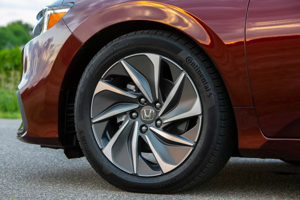 Автомобиль Honda Insight III Седан