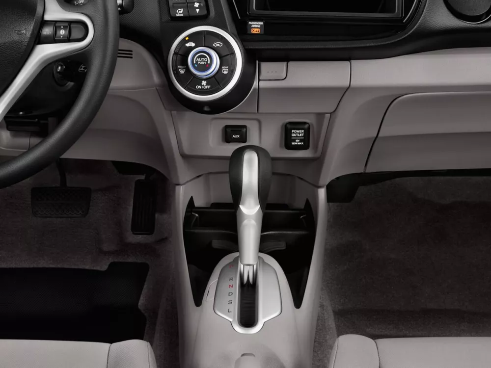 Автомобиль Honda Insight II Рестайлинг Хэтчбек (5 дверей)