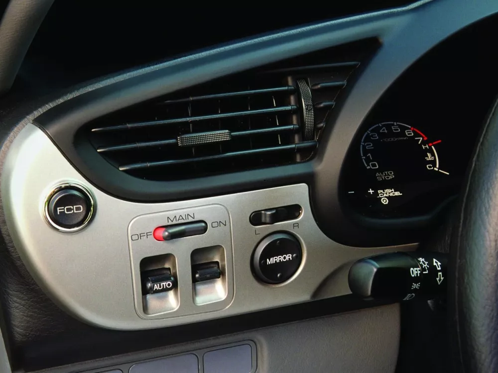 Автомобиль Honda Insight I Хэтчбек (3 двери)
