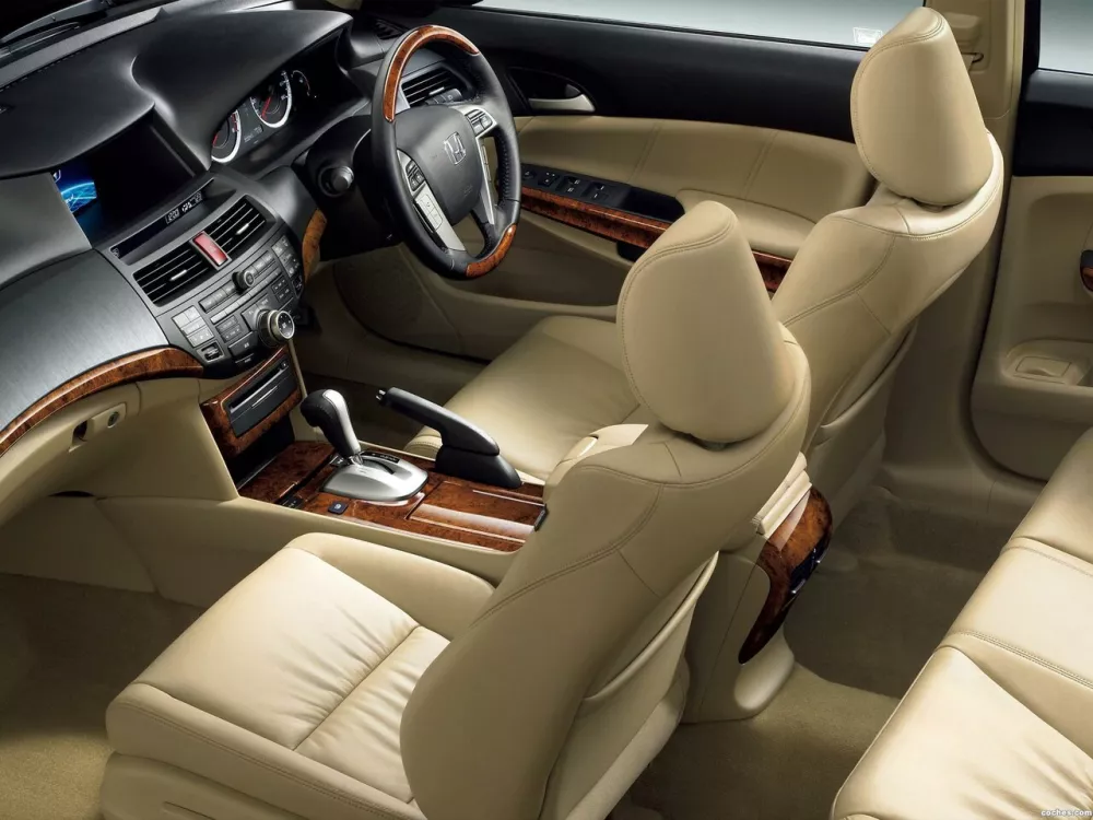 Автомобиль Honda Inspire V Рестайлинг Седан