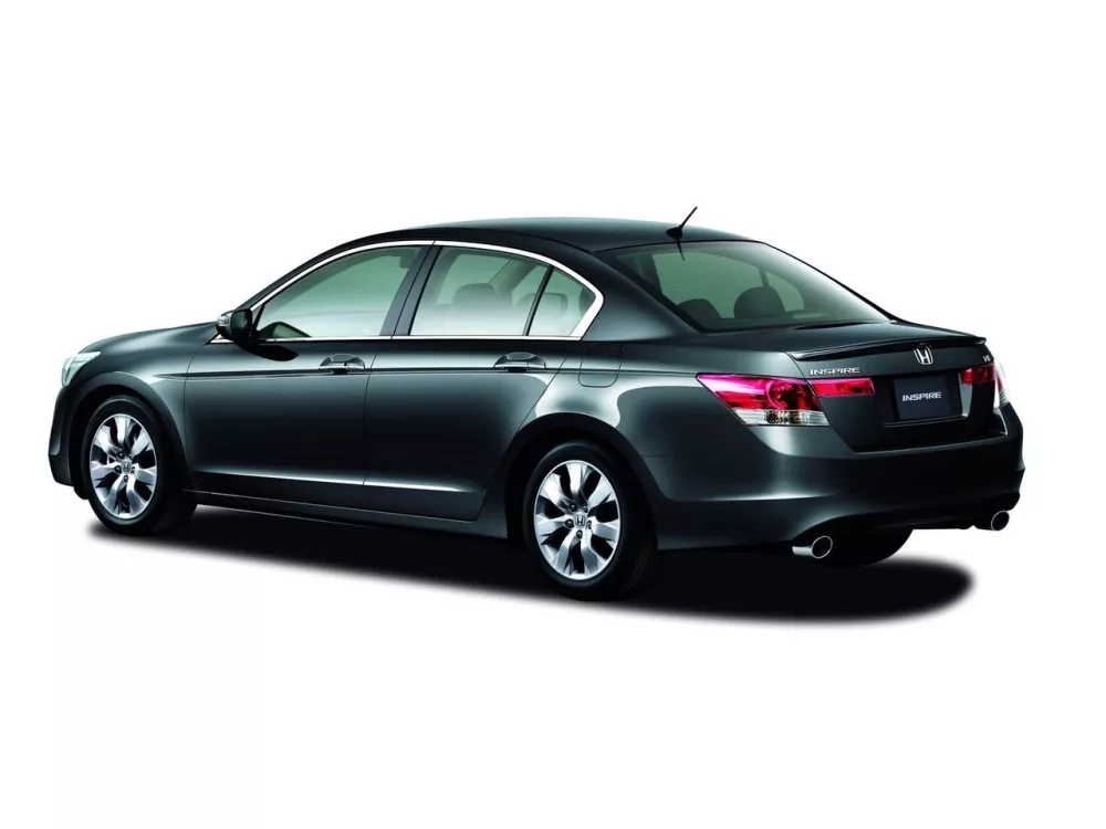 Автомобиль Honda Inspire V Седан