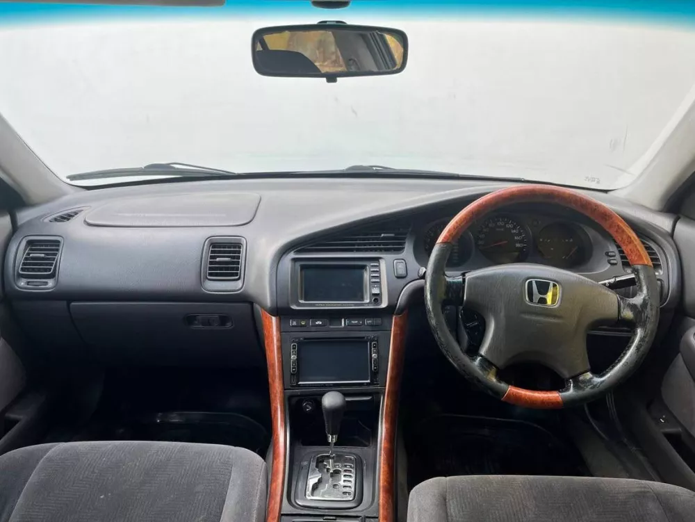 Автомобиль Honda Inspire III Рестайлинг Седан