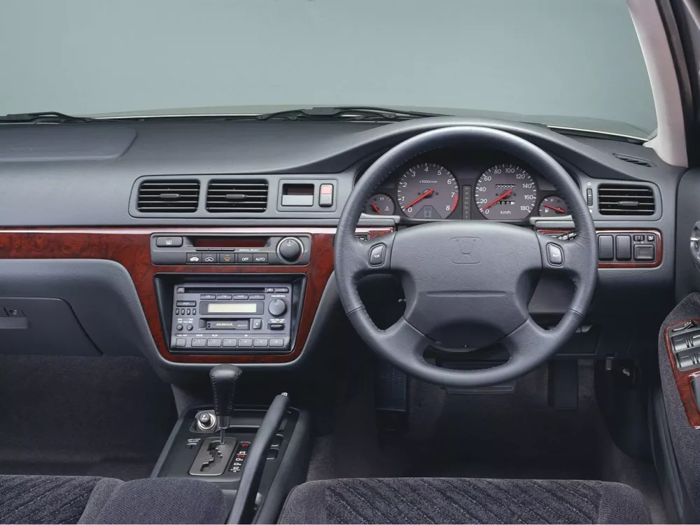 Автомобиль Honda Inspire II Седан